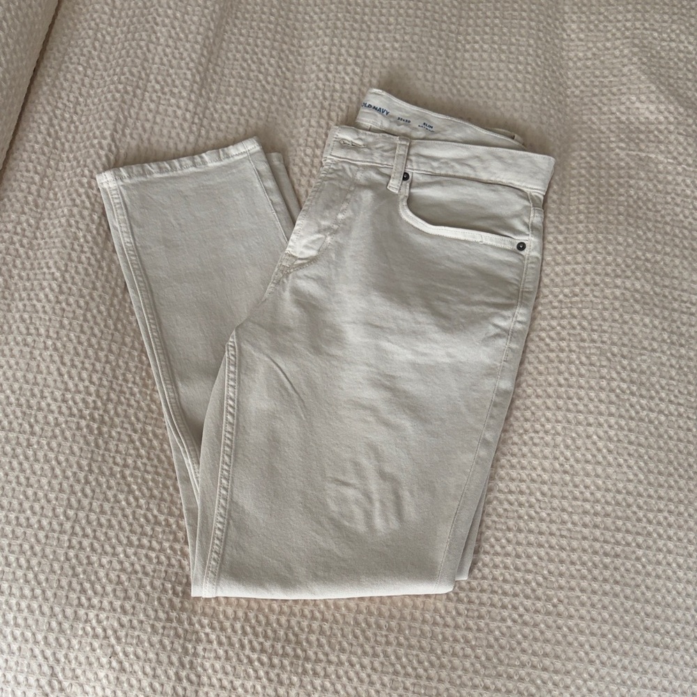 Old Navy Slim Jeans in Off-White/Cream